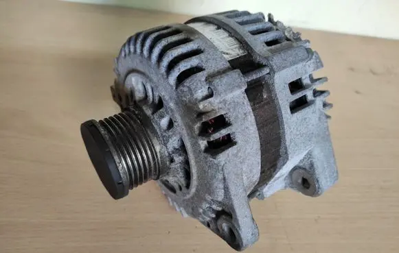 Nissan X-Trail T31 Generator/alternator 9090364 L5130E