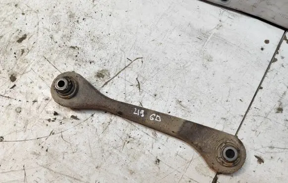 Volkswagen Touran I Rear control arm