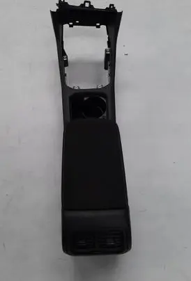 Volkswagen Golf Sportsvan Center console 