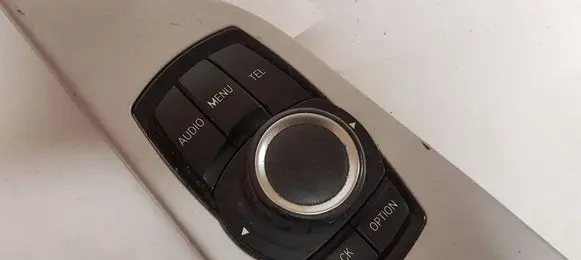 BMW 3 F30 F35 F31 Head unit multimedia control ZE926170404 033623101