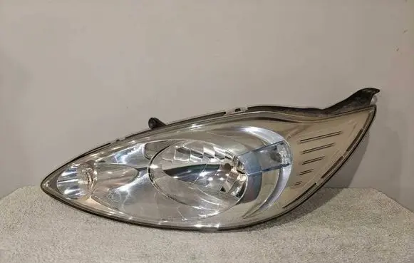 Ford Ka Headlight/headlamp 45950748 C547