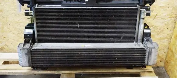 Citroen C4 Grand Picasso Radiator support slam panel