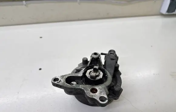 Renault Trafic II (X83) Vacuum pump 146502570