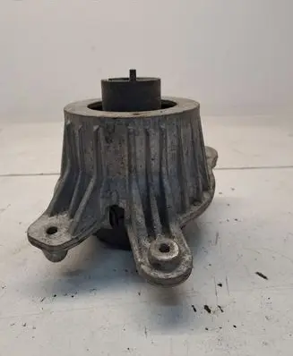 Mercedes-Benz E W213 Engine mount bracket A2132402400