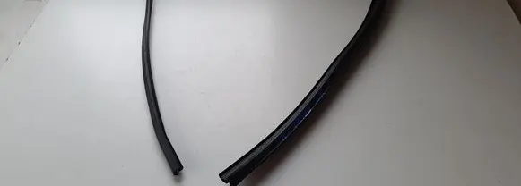 Toyota Prius (XW50) Rubber seal rear door window/glass 