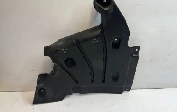 BMW 1 F40 Front underbody cover/under tray 9883646