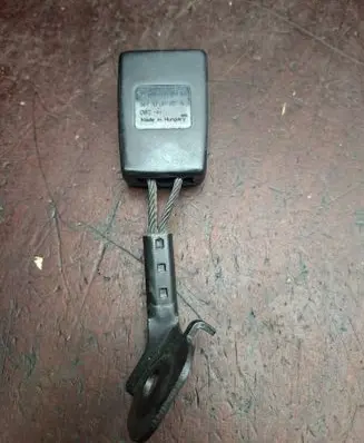 Mercedes-Benz E W211 Rear seatbelt buckle 2118600169 561133702A