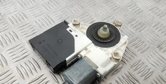 Volkswagen Golf V Front door window regulator motor 1K0959792J