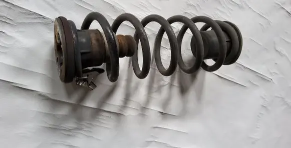Chrysler Town & Country V Rear coil spring