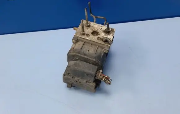 Nissan Almera Tino ABS Pump 476604U102