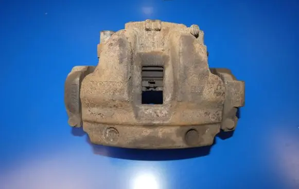 Volvo XC90 Front brake caliper 31384448