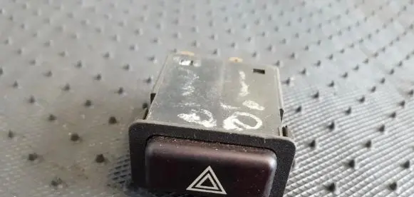 BMW 3 E30 Hazard light switch SAEQC80FK5023