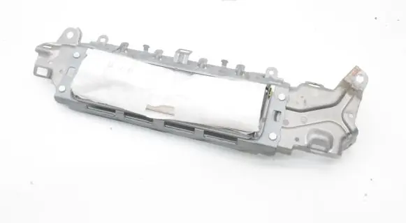 Lexus CT 200H Knee airbag 
