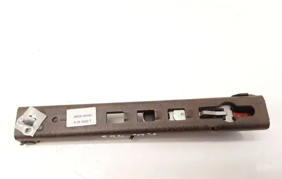 Peugeot 607 Seat belt height adjuster 9629105380 8353532T