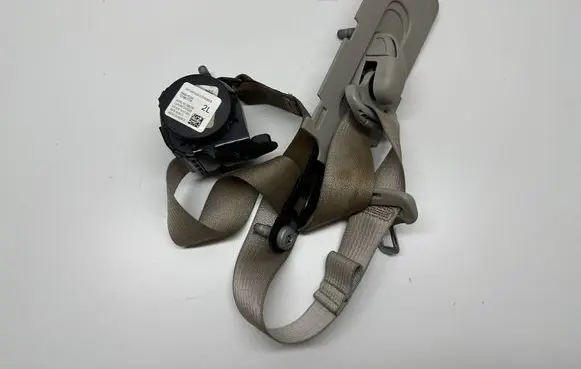 Chrysler Pacifica Rear seatbelt P6EB01PD2AB TSZ068721218 6361235