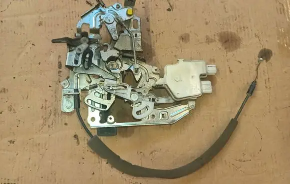 Renault Master III Sliding door lock 8200766631