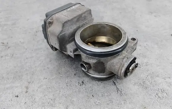 Renault Laguna II Throttle body valve 