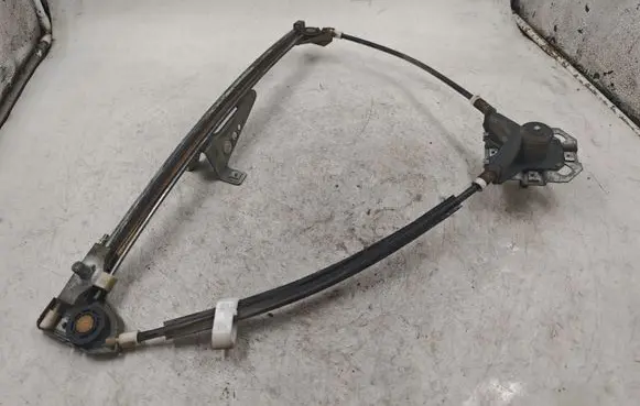 Audi 80 90 B3 Front door manual window regulator 893837390