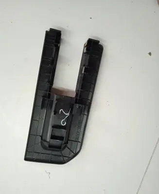 Toyota Prius+ (ZVW40) Rear seat rail trim cover 7215847070