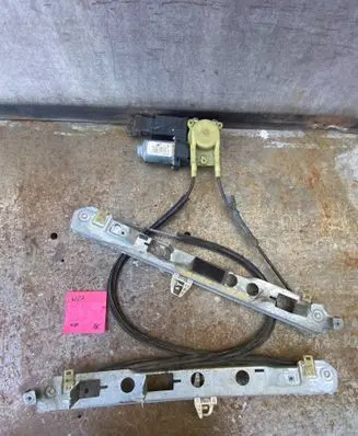 Renault Megane I Front door window regulator with motor 010802 0747 1230T6