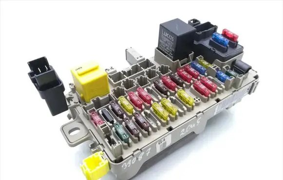 Honda Civic X Fuse module 3820A-ST3-G400