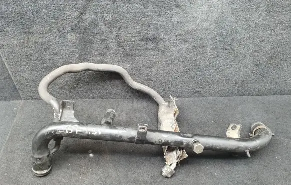 Audi A4 S4 B7 8E 8H Engine coolant pipe/hose 06B121070H