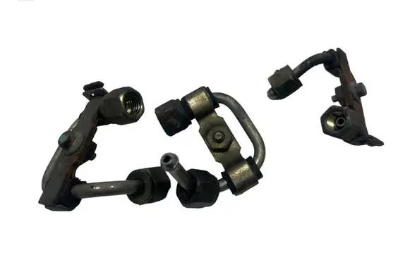 Fuel injector supply line/pipe
