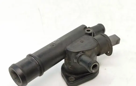 Volkswagen Golf V Engine coolant pipe/hose 038121132D 06A919501 EH2