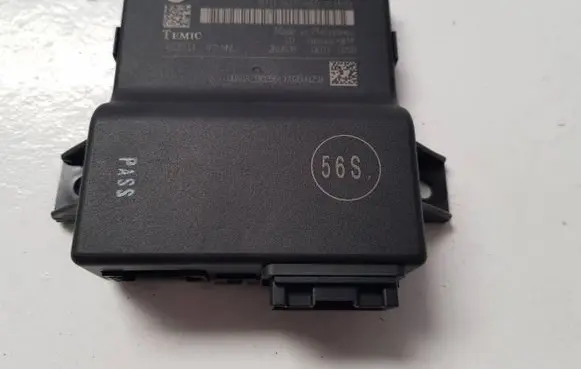 Audi A5 8T 8F Gateway control module 8T0907468AD 0E010258 8T0907468K