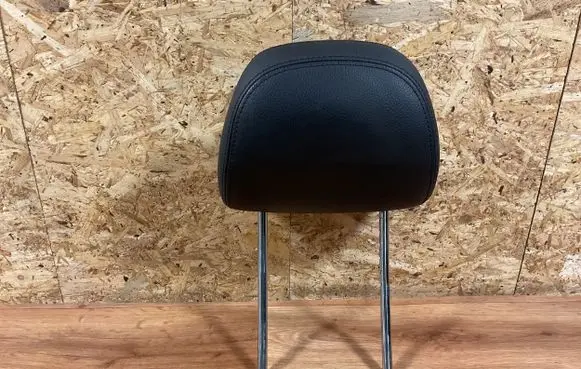 Mercedes-Benz B W245 Front seat headrest 