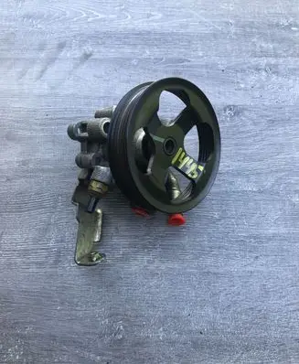 Toyota Corolla E120 E130 Power steering pump