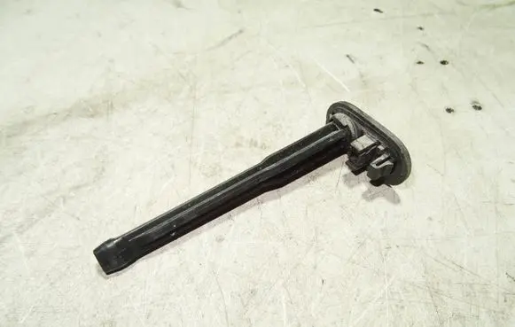 Volkswagen Caddy Front door lock (next to the handle) 