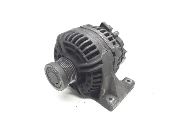 Volvo XC90 Generator/alternator 30667787 0124525060