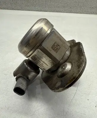 BMW 3 F30 F35 F31 Fuel injection high pressure pump 0261520282