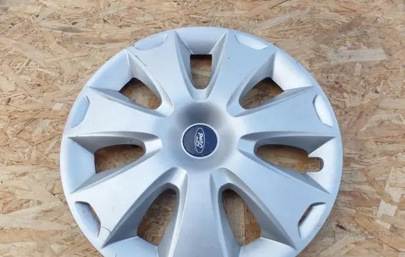 Ford Focus R16 wheel hub/cap/trim AM511000BA FDT3371011