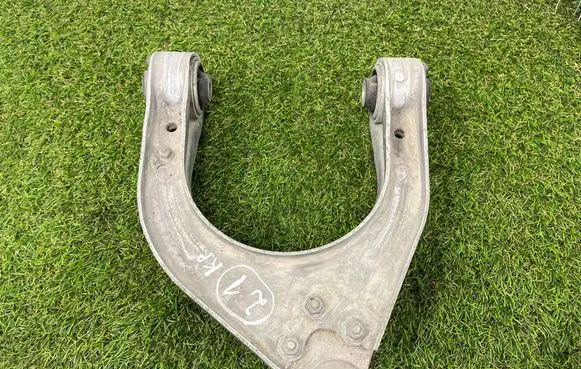 Mercedes-Benz CLS AMG C219 Front lower control arm/wishbone A2113308907