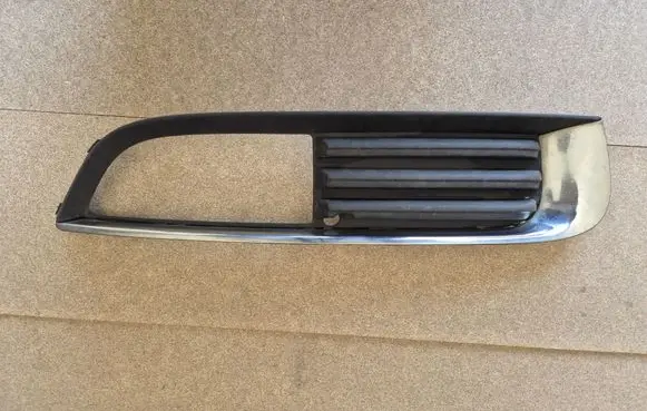 Opel Insignia A Front bumper lower grill 1323837 551004542
