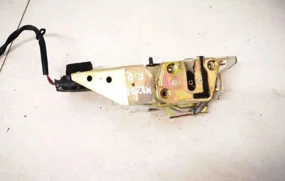 Mazda 323 F Rear door lock