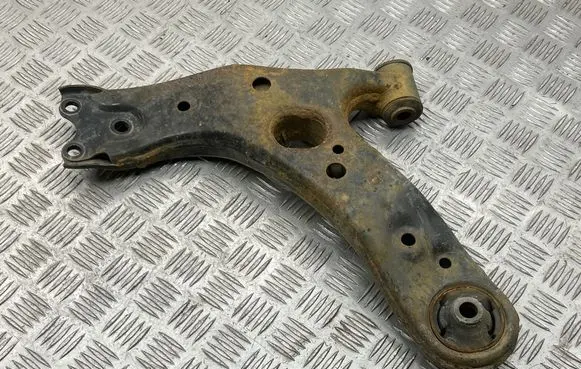 Toyota Auris E180 Front lower control arm/wishbone 
