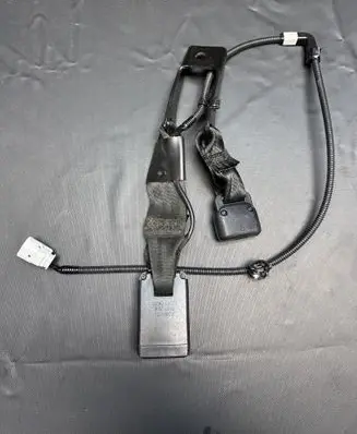 Toyota Hilux (AN120, AN130) Middle seatbelt buckle (rear) 629926300A 629941100 733900K251