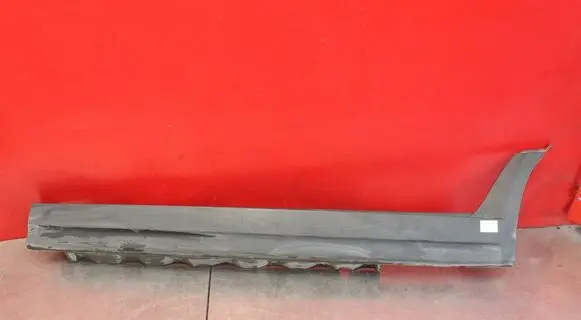 Front sill (body part)