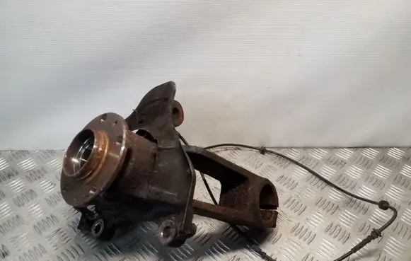 Front wheel hub spindle knuckle