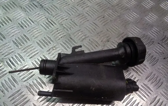 Volvo S40, V40 Oil fill pipe 