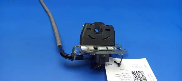 Mercedes-Benz E W212 Seat back rest lock catch 42101