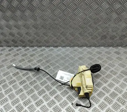 Volvo XC40 Rear door lock 32310710