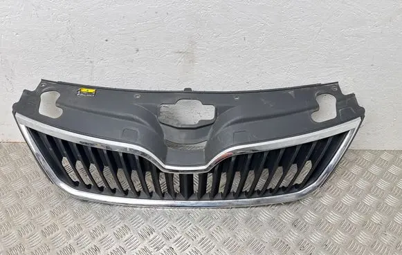 Skoda Rapid (NH) Front bumper upper radiator grill 5JA853668 320020112201