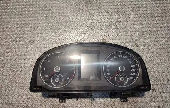 Volkswagen Caddy Speedometer (instrument cluster) 2K0920866A