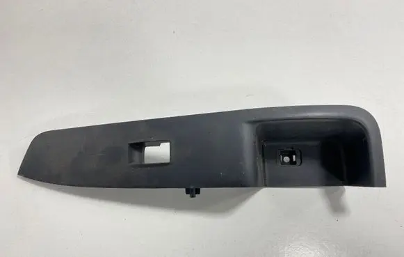 Mitsubishi Outlander Front door window switch trim 3H45X SPC01619