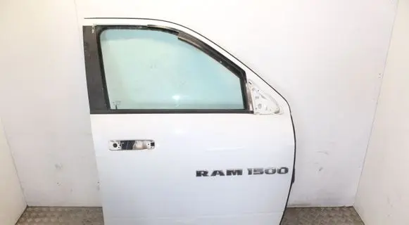 Dodge RAM 1500 DS Front door