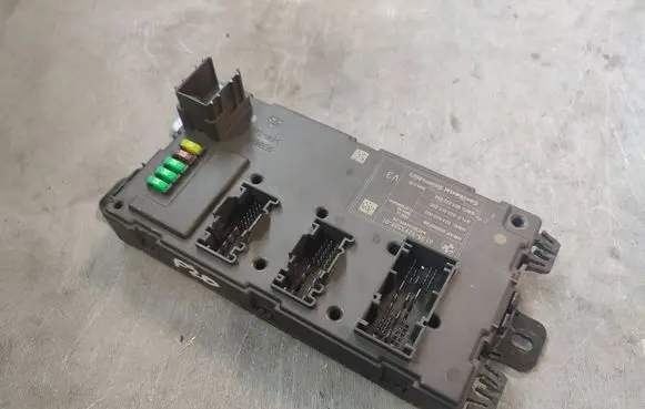 BMW 1 F20 F21 Central body control module 9293309